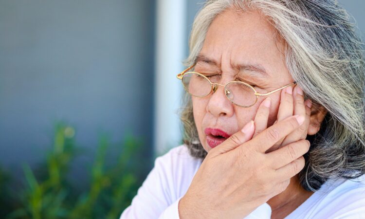 Understanding when to see a dentist for jaw pain and discomfort is crucial for maintaining overall health and well-being.